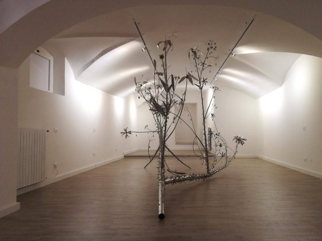 seminterrato di Studio Cenacchi con installazione di Francesco Bocchini