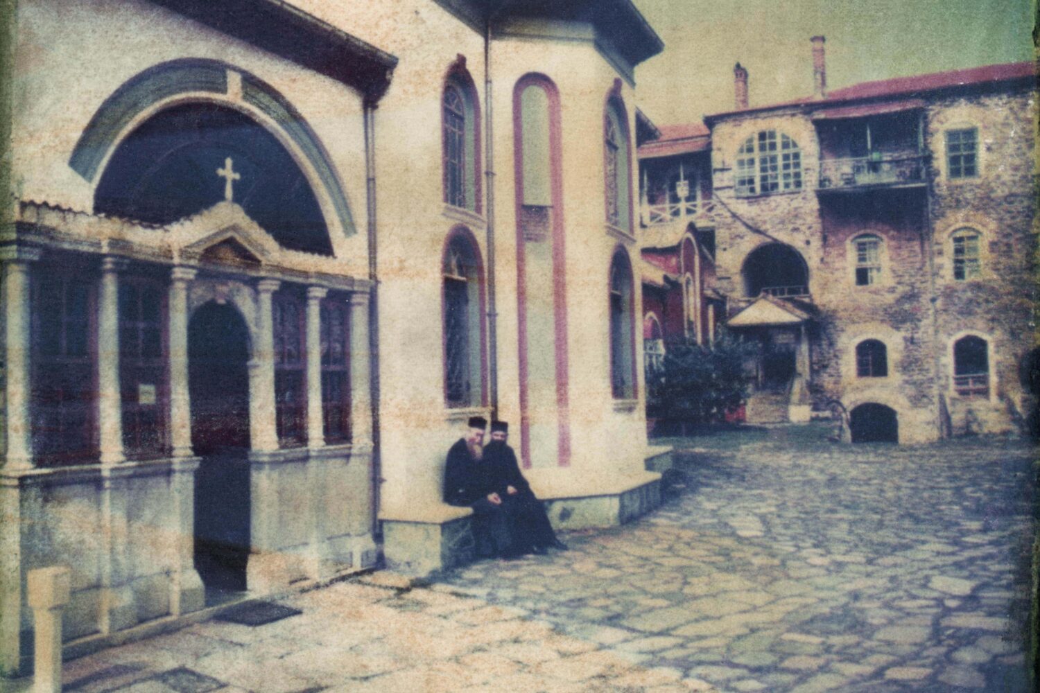 Polaroid di Luigi Vigliotti, monaci del Monte Athos